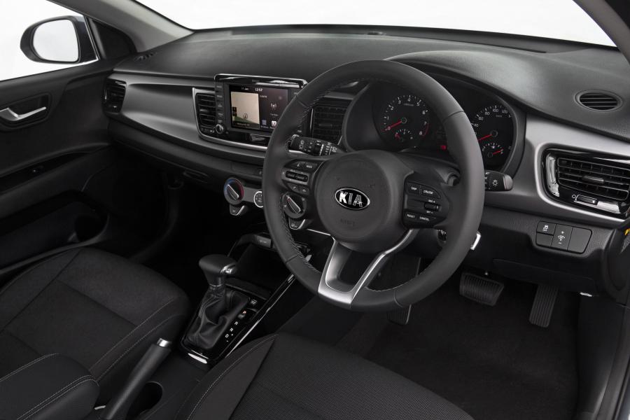 Интерьер Kia Rio Si 2017 года  (AU) (фото 4 из 9)